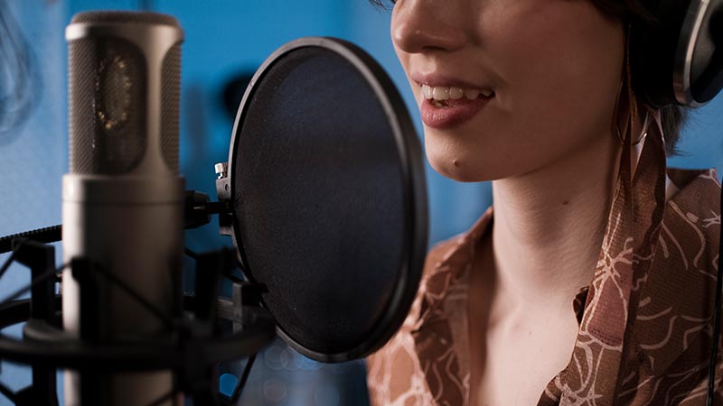 Voice over and dubbing